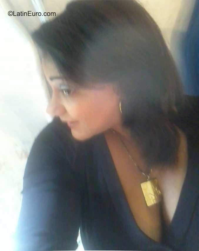 Date this charming Panama girl Seskia from Panama City PA662