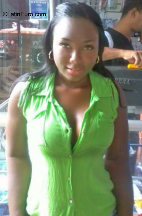 Date this pretty Colombia girl Nasay from Palmira CO17821