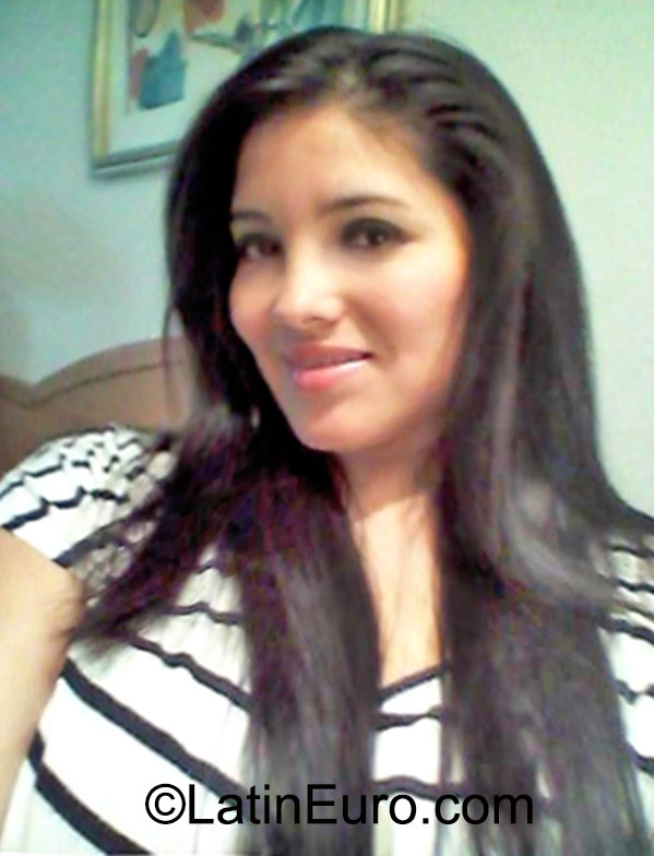 Date this georgeous Mexico girl Martha from Matamoros MX1445