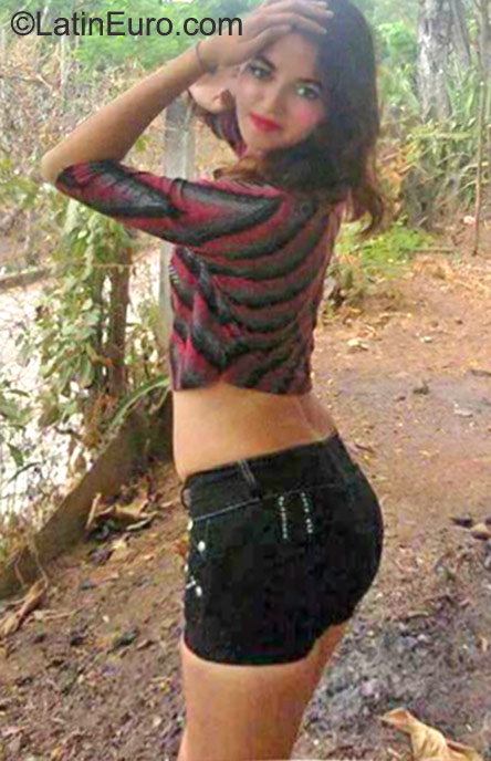 Date this sultry Honduras girl Carmen from San Pedro Sula HN1639
