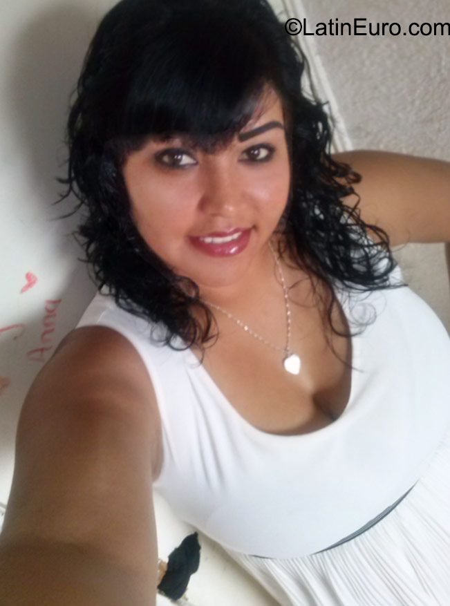 Date this sensual Mexico girl Maria from Ensenada MX1447