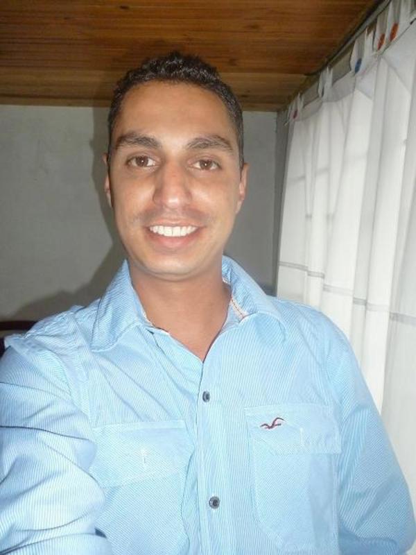 Date this young Colombia man David from Manizales CO17958