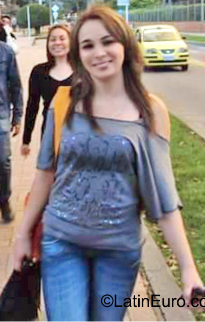 Date this exotic Colombia girl Sandra from Bogota CO17965