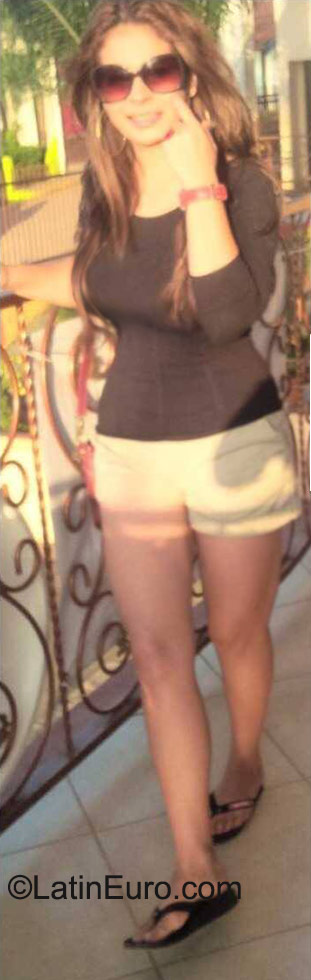 Date this sultry Honduras girl Janeth from San Pedro Sula HN1687