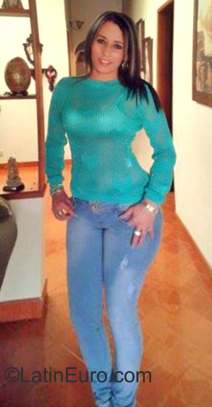 Date this sultry Colombia girl Luz from Medellin CO17984