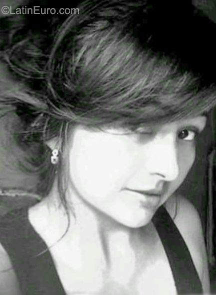 Date this happy Honduras girl Isis from Tegucigalpa HN1690