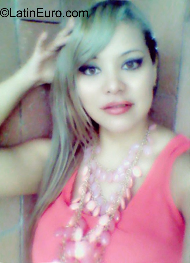 Date this voluptuous Colombia girl Perlita8 from Santa Marta CO18081