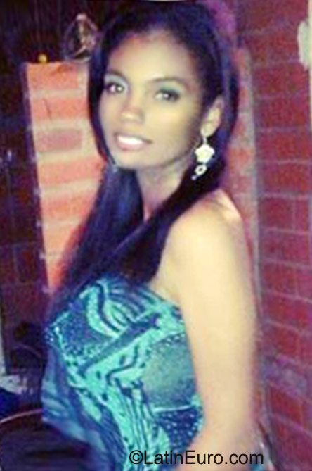 Date this tall Colombia girl Kelly from Cali CO18133