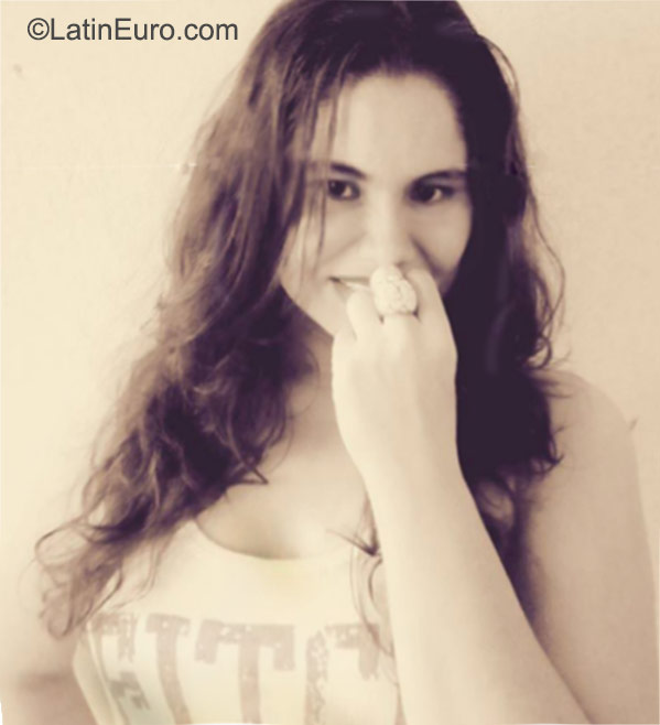 Date this good-looking Colombia girl Constansa from Villavicencio CO18173