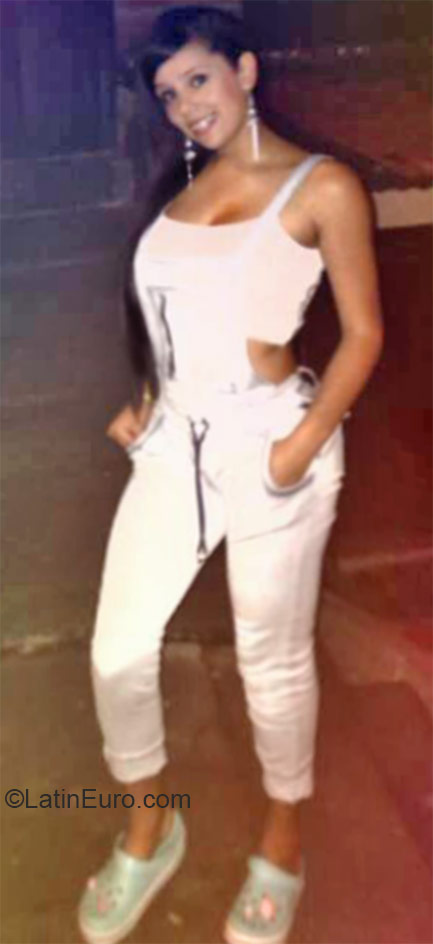 Date this funny Colombia girl Elizabeth from Medellin CO18223