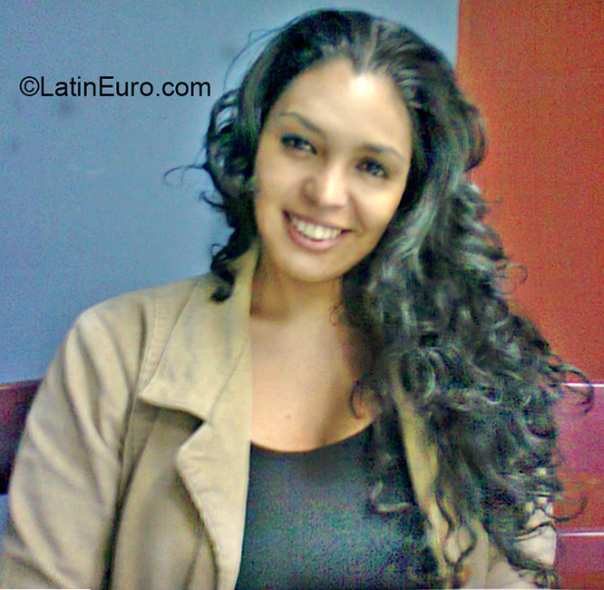 Date this good-looking Honduras girl Suyapa Yenny from Tegucigalpa HN1800