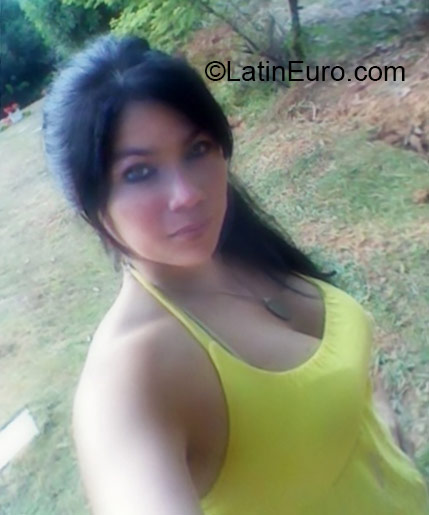Date this fun Colombia girl Patricia from Cali CO18255