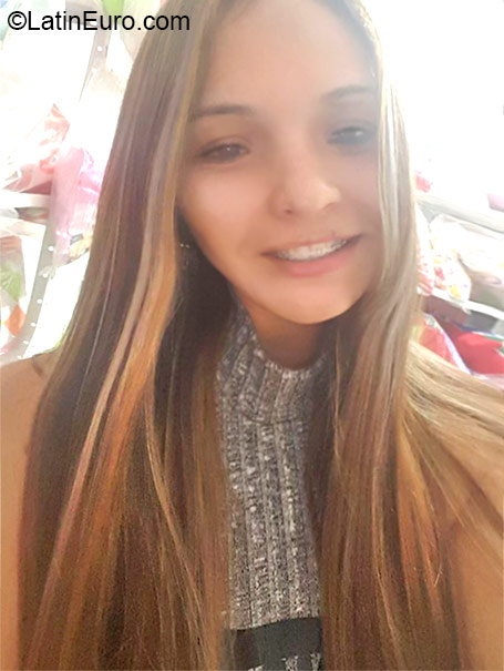 Date this fun Colombia girl Camila from Pereira CO18267