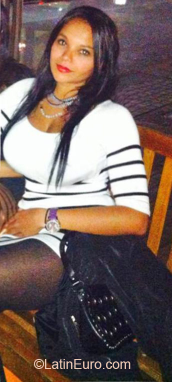 Date this voluptuous Colombia girl Mara12 from Bogota CO18345