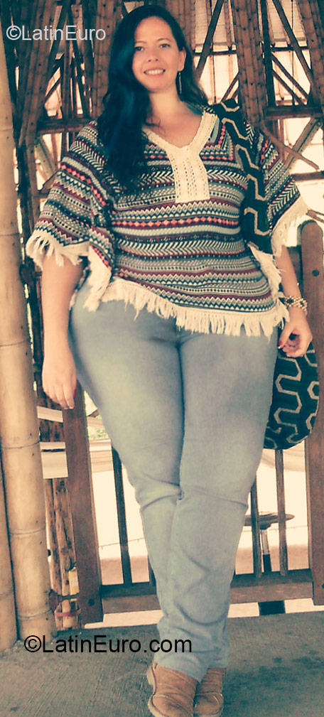 Date this sensual Colombia girl Paula from Manizales CO18443