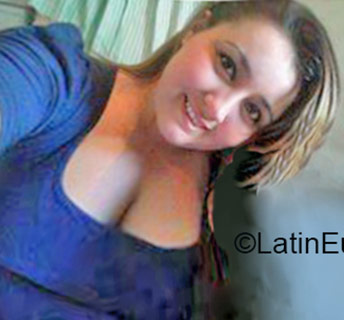 Date this attractive Honduras girl Lisseth from Copan HN1904