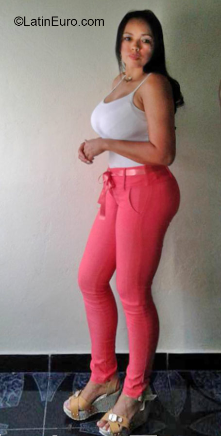 Date this foxy Colombia girl Miledy from Medellin CO18500