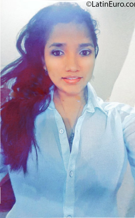 Date this charming Honduras girl Gracie from San Pedro Sula HN1977