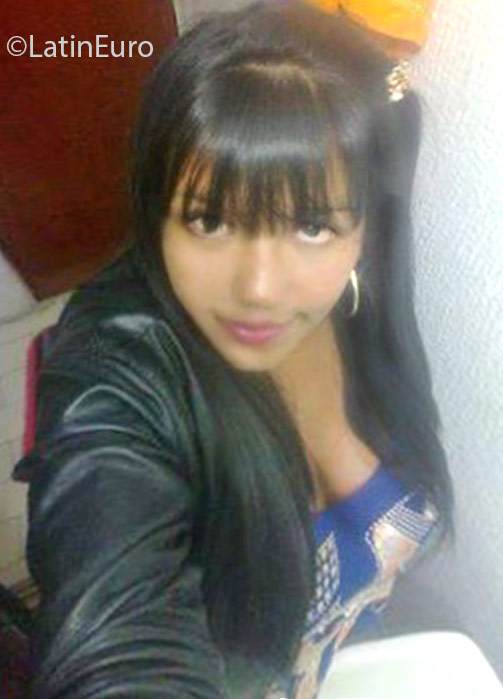 Date this tall Colombia girl Denis from Bogota CO18628