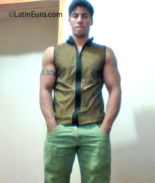 Date this hot Brazil man Altamir from Medianeira BR9571