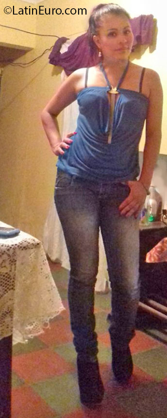 Date this cute Honduras girl Adia from Siguatepeque HN2048