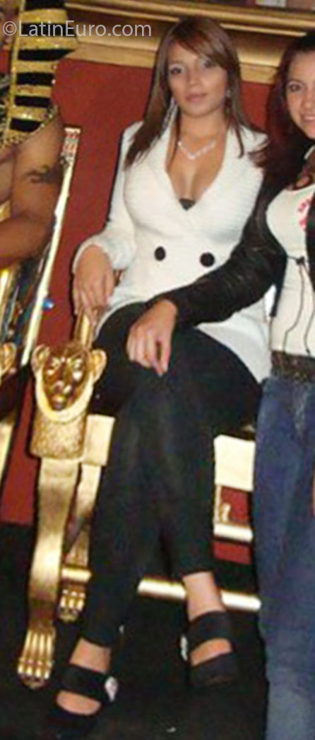 Date this attractive Colombia girl Elizabeth from Medellin CO18801