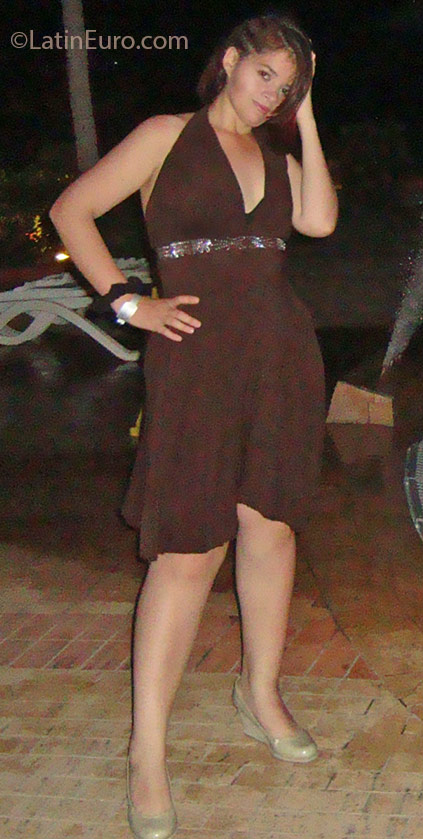 Date this delightful Colombia girl Johana from Bogota CO18902