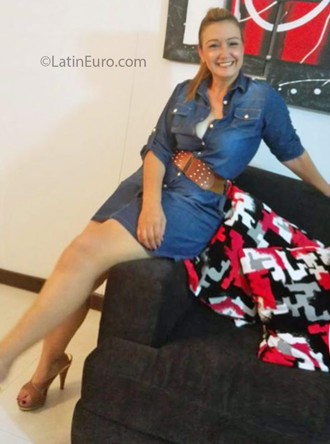 Date this gorgeous Colombia girl May from Cali CO18913