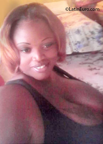Date this sensual Jamaica girl Melony from Kingston JM2312
