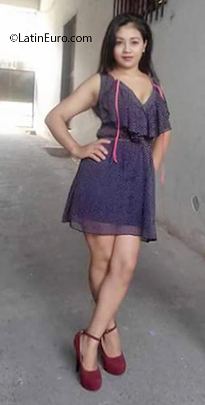 Date this attractive Honduras girl Dania from Santa rosa de copan HN2180