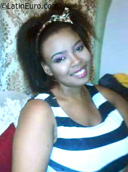 Date this foxy Jamaica girl Whitney from Kingston JM2323