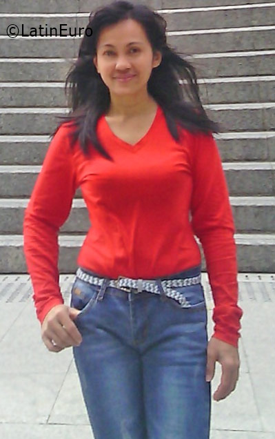 Date this nice looking Hong Kong girl Analin from Hong Kong HK17