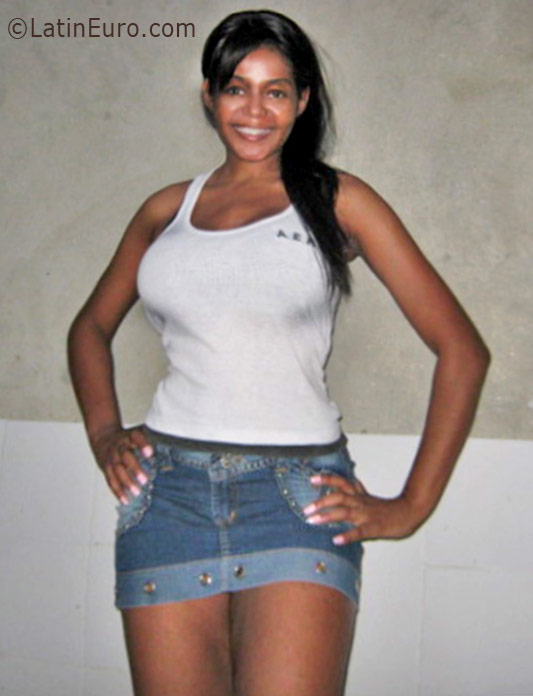 Date this young Colombia girl Jeycy from Cali CO30322