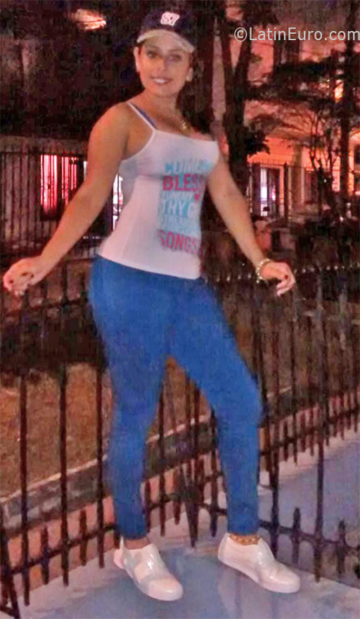 Date this fun Colombia girl Karen from Cali CO19096