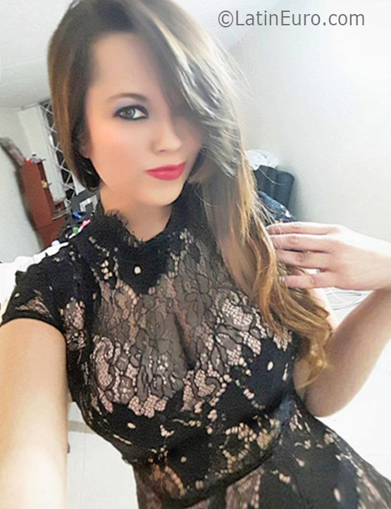 Date this passionate Colombia girl Sarylin from Bogota CO19147