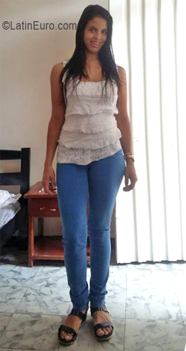 Date this voluptuous Colombia girl Angelica maria from Cali CO19197