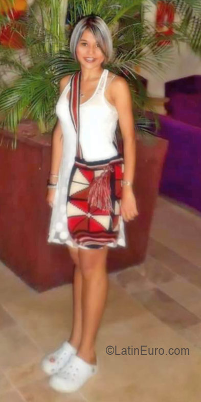 Date this hard body Colombia girl Yisele from Bogota CO19260