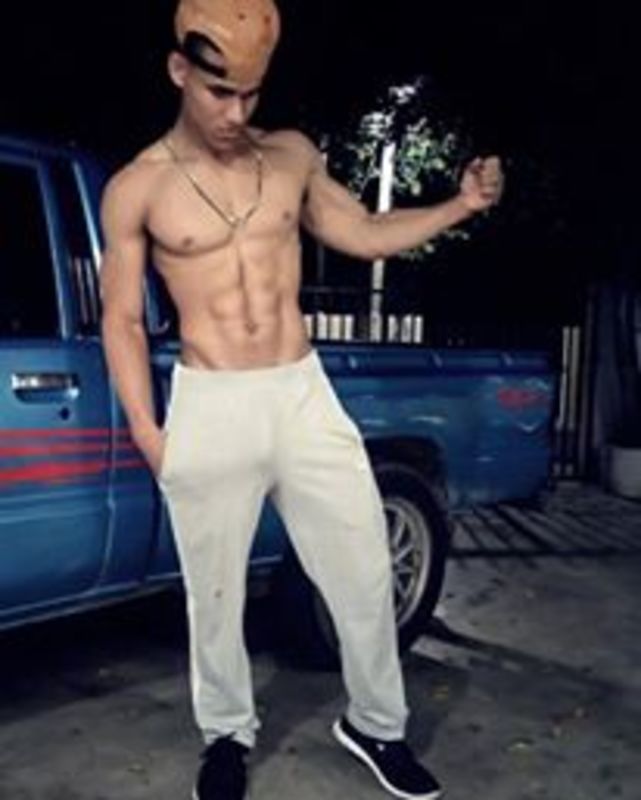 Date this cute Croatia girl Eddony from  DO26410