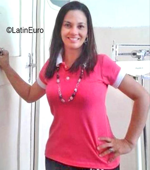 Date this sultry Brazil girl Maria from Parintins BR9764