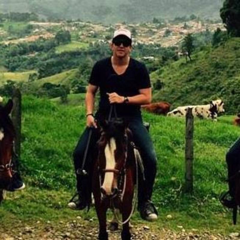 Date this charming Colombia man Martinezre from Bogota CO19595