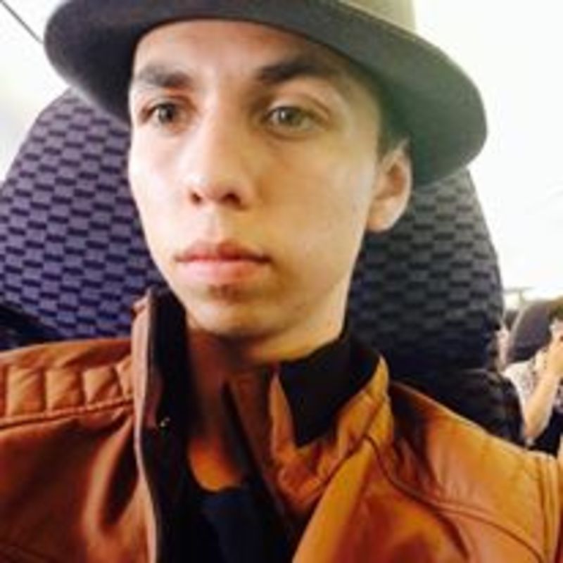 Date this nice looking Colombia man Juan camilo from Manizales CO19825