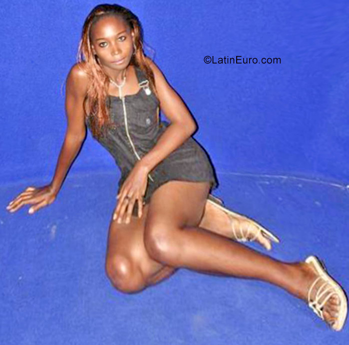 Date this exotic Cameroon girl Merveilled jordanie from Yaounde CM249