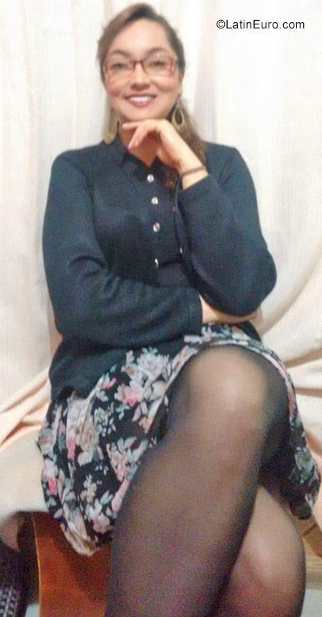 Date this delightful Colombia girl Sandra from Bogota CO19956