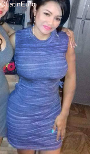 Date this gorgeous Colombia girl Luz aida from Medellin CO20099