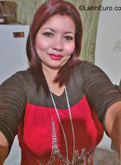 Date this happy Honduras girl Wendy from San Pedro Sula HN2310