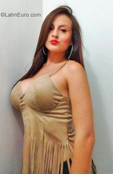 Date this nice looking Colombia girl Pamela from Cali CO20272
