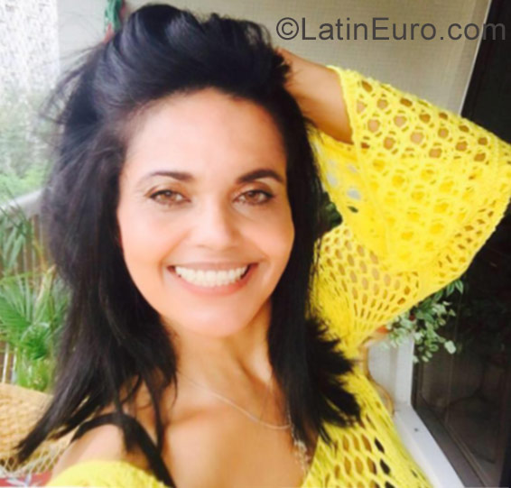 Date this delightful Brazil girl Barbara from Salvador BR9914