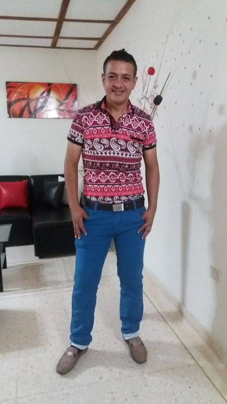 Date this happy Colombia man Allen farid from Barranquilla CO20710