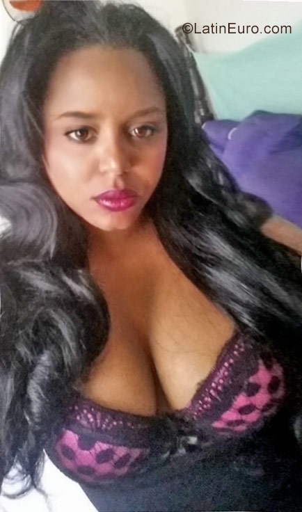 Date this nice looking Dominican Republic girl Michel from Puerto Plata DO28004