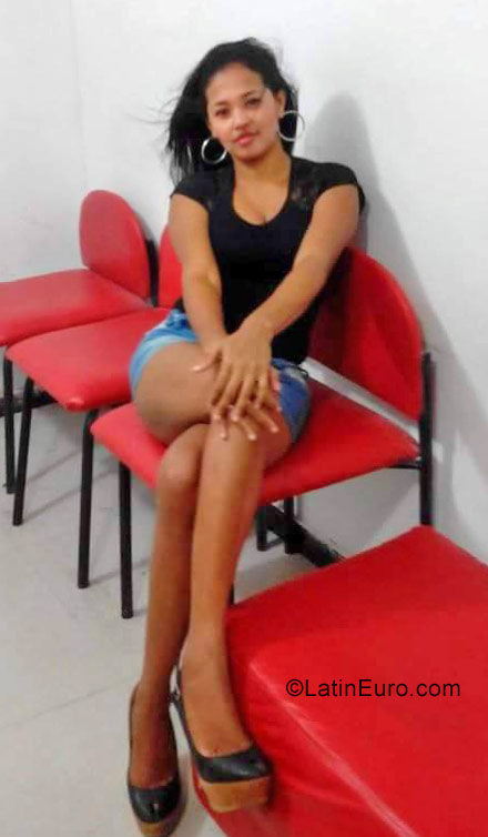 Date this athletic Colombia girl BRENDA from Barranquilla CO20839